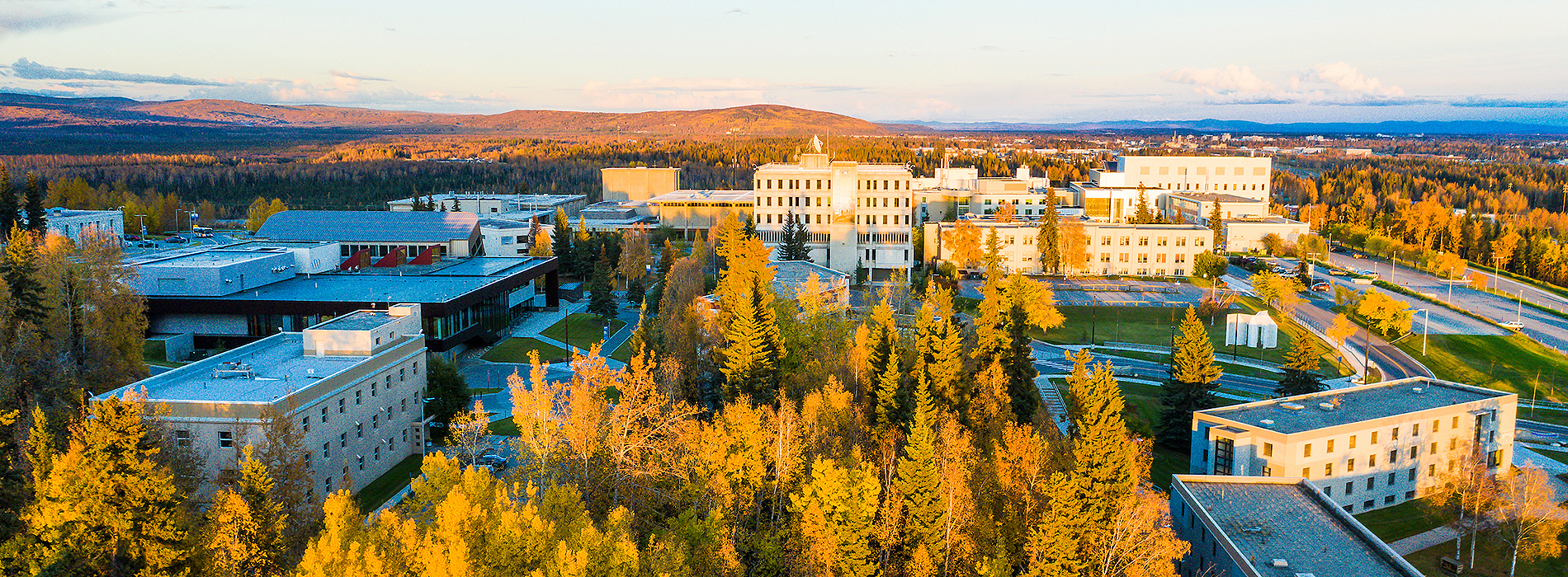 Aerial view of 无码乱伦 Troth Yeddha campus in Fairbanks in autumn.